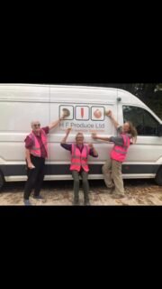 Today we say a huge THANK YOU to our amazing volunteers from East Cornwall,  who work hard each week sorting grade out potatoes. Choosing only the best,  they’re packed to distribute across Cornwall and Devons food poverty charities and organisations. This is on farm work and without the support of these kind and supportive people we would not be able to continue to assist those in food poverty in our region. So a great big THANK YOU One and All.#volunteering #volunteerwithus #volunteercornwall#gleaning #thankyou