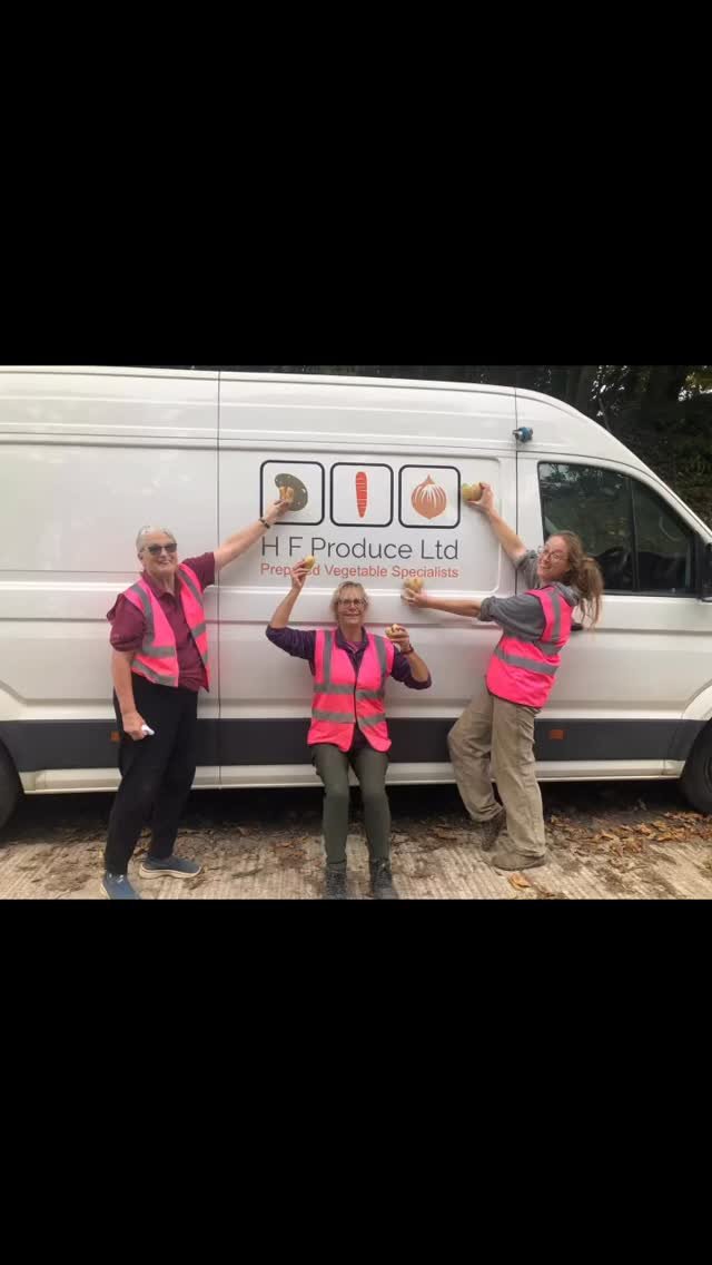 Today we say a huge THANK YOU to our amazing volunteers from East Cornwall, who work hard each week sorting grade out potatoes. Choosing only the best, they’re packed to distribute across Cornwall and Devons food poverty charities and organisations. This is on farm work and without the support of these kind and supportive people we would not be able to continue to assist those in food poverty in our region. So a great big THANK YOU One and All.#volunteering #volunteerwithus #volunteercornwall#gleaning #thankyou