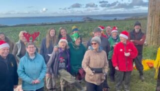 As we reach the final weeks Gleaning of 2025 down here in Cornwall, we find ourselves harvesting delicious cauliflowers from fields with an iconic view of St Michaels Mount. We would like to take this opportunity to offer our deepest gratitude to those farmers and producers who kindly offer up surplus for gathering and distributing. We are all cogs in the wheel that ensures fresh nutritious produce is available to those in need within this community. Acknowledging our hardworking and dedicated farmers and growers,  keeping the country alive with fresh nutritious produce. We salute you, and thank you for all you do.  Wishing you a Very Happy Christmas #farming #cornishfarmers #cornwallfood #growershelpinggrowers #community #christmascountdown #helpingothers #feedingpeople #gleaning #grattitudealways